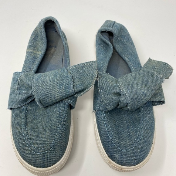 Women’s Guess Chippy Denim Sneaker - Picture 1 of 5